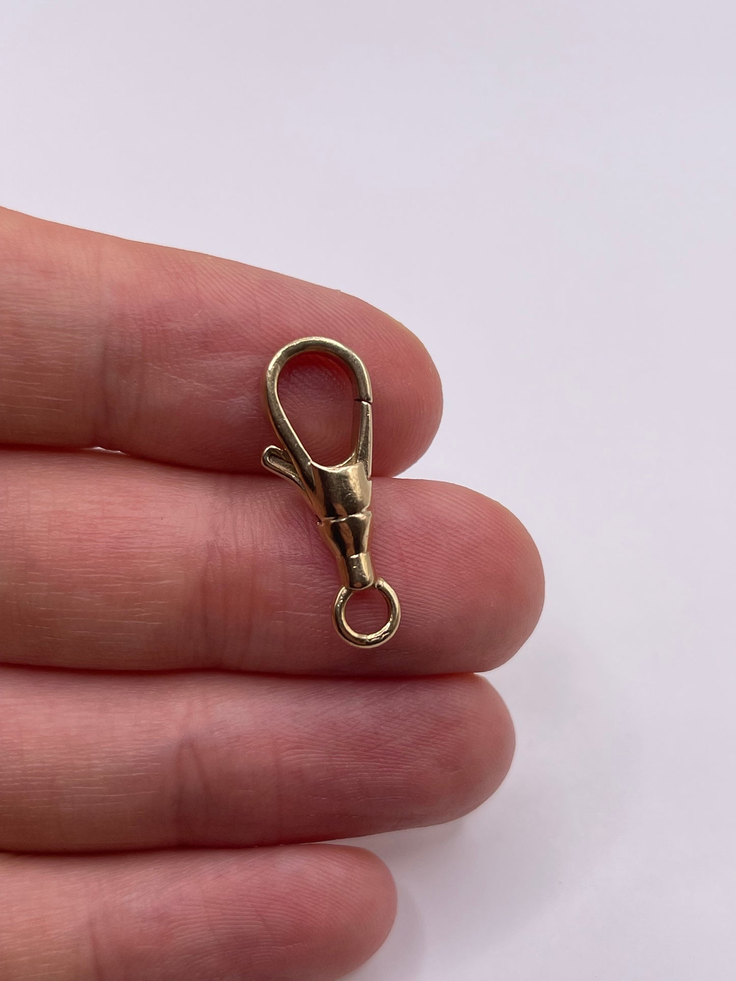 9ct gold dog clip 1