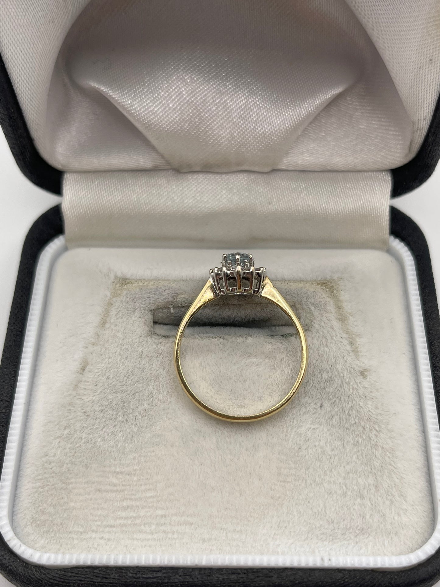 9ct gold aquamarine and diamond ring