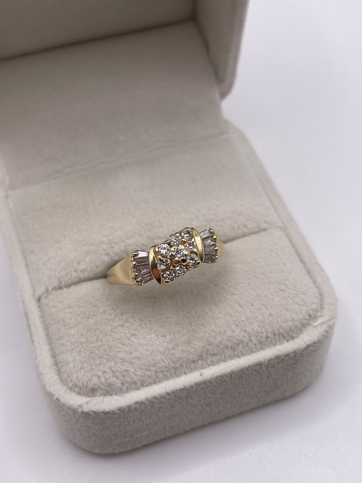 14ct gold diamond cluster ring