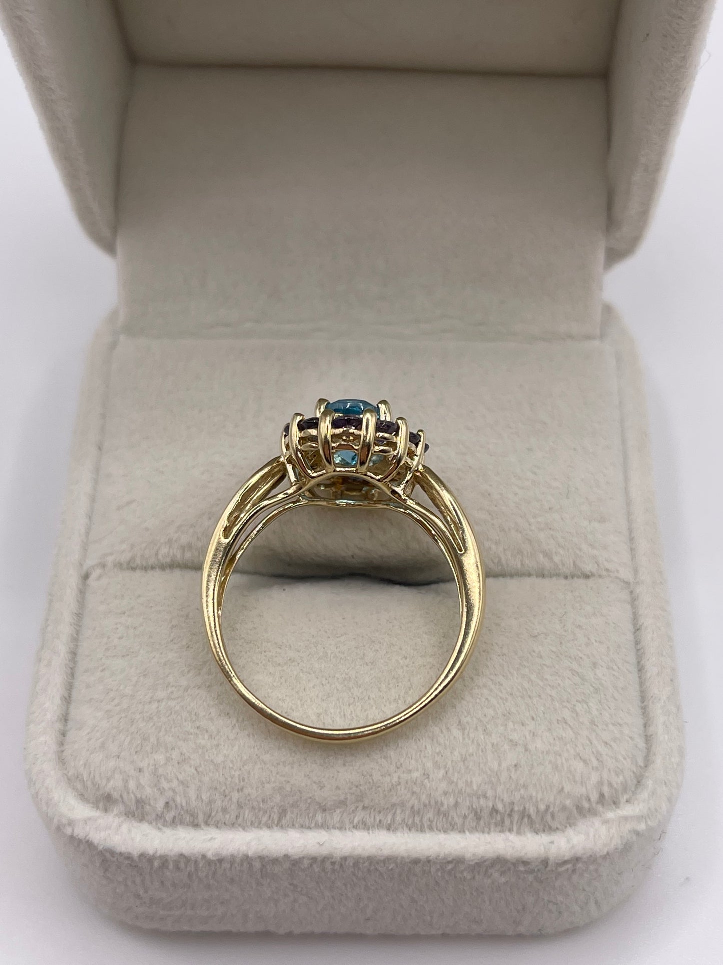 9ct gold topaz and iolite ring