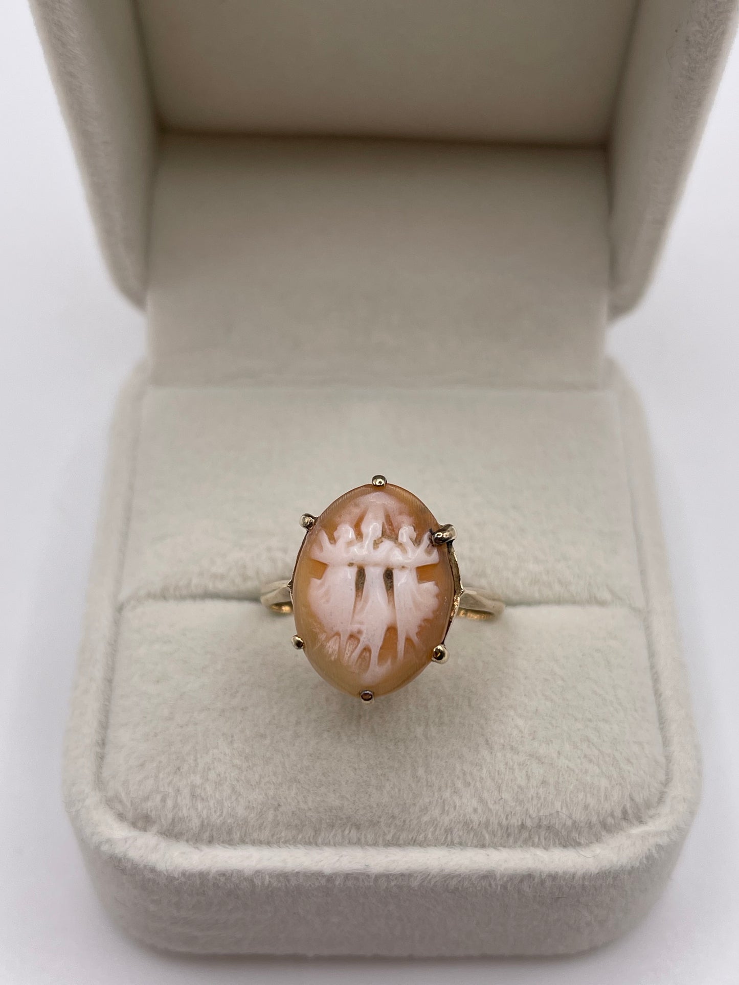 9ct gold cameo ring