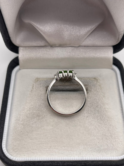 9ct white gold tsavorite garnet ring