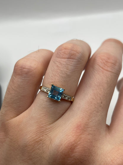 9ct gold topaz and diamond ring