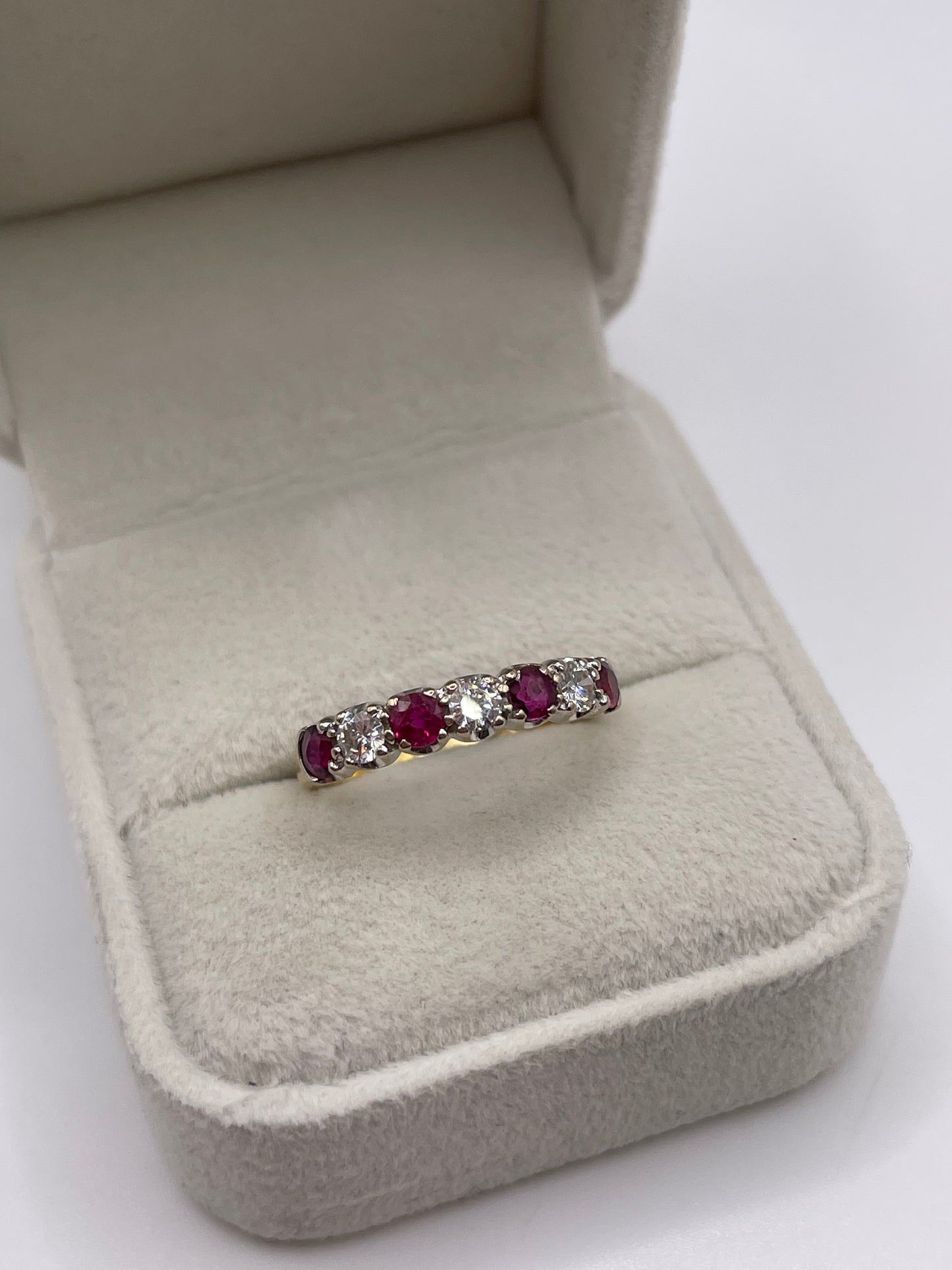 18ct gold ruby and diamond ring