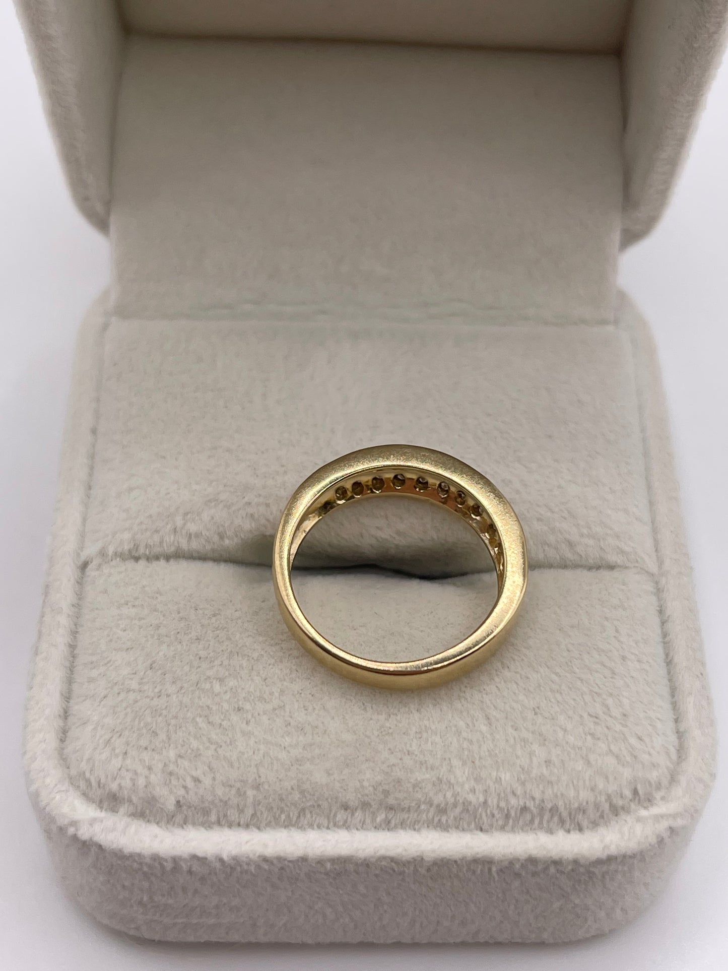 9ct gold diamond ring