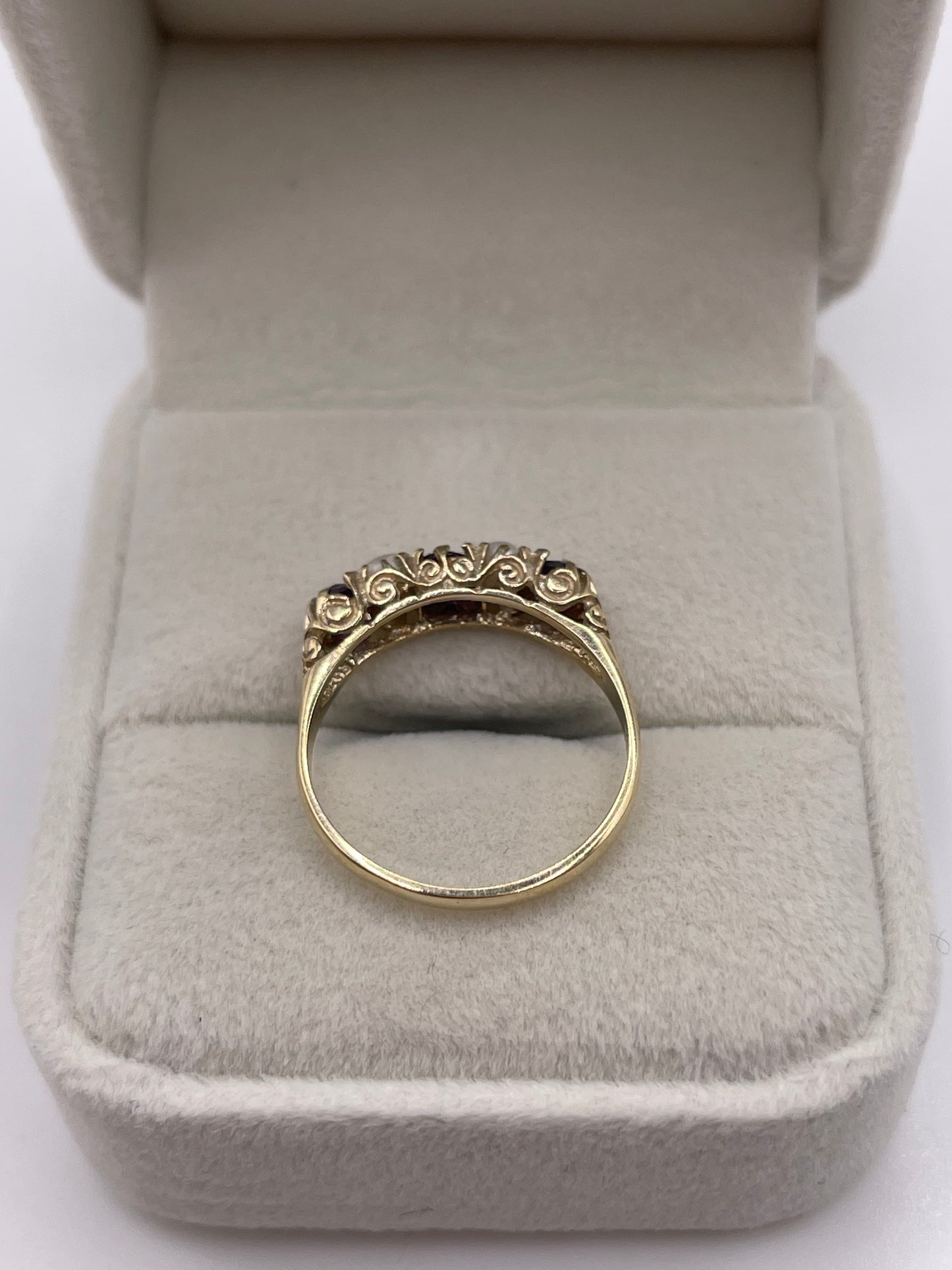 9ct gold amethyst and pearl ring