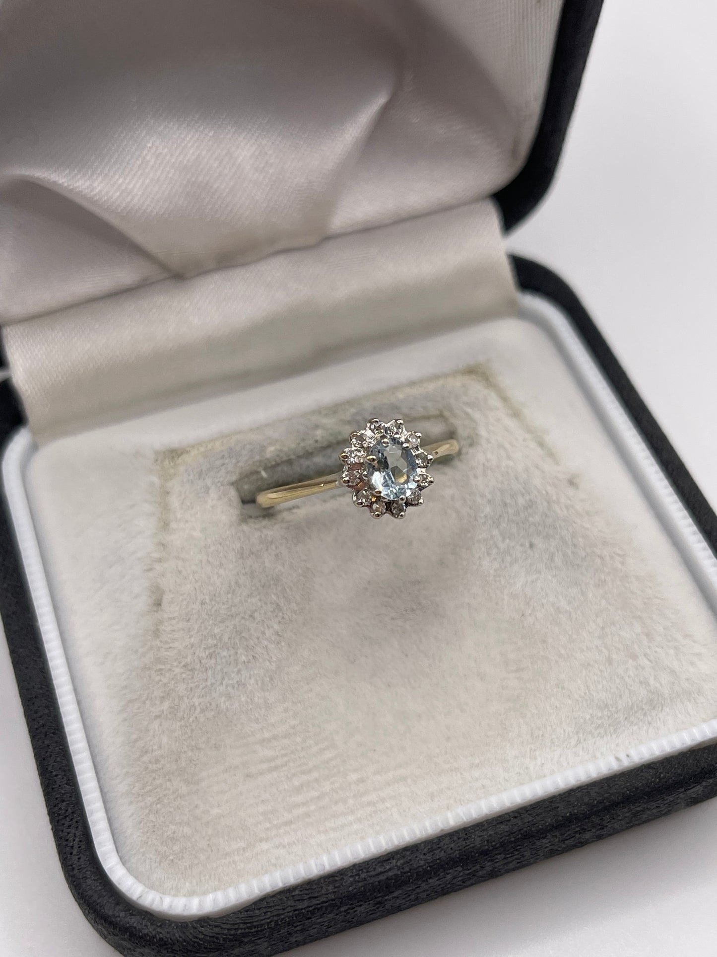 9ct gold aquamarine and diamond ring