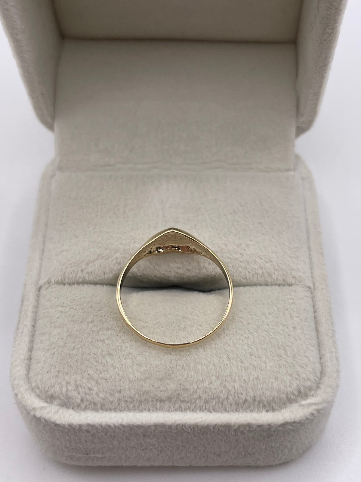 9ct gold heart signet ring