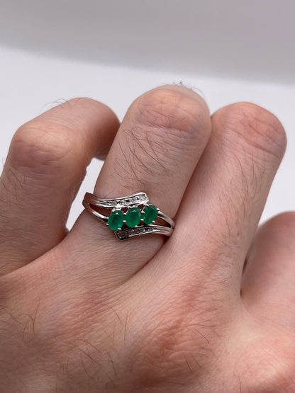 9ct white gold emerald and diamond ring