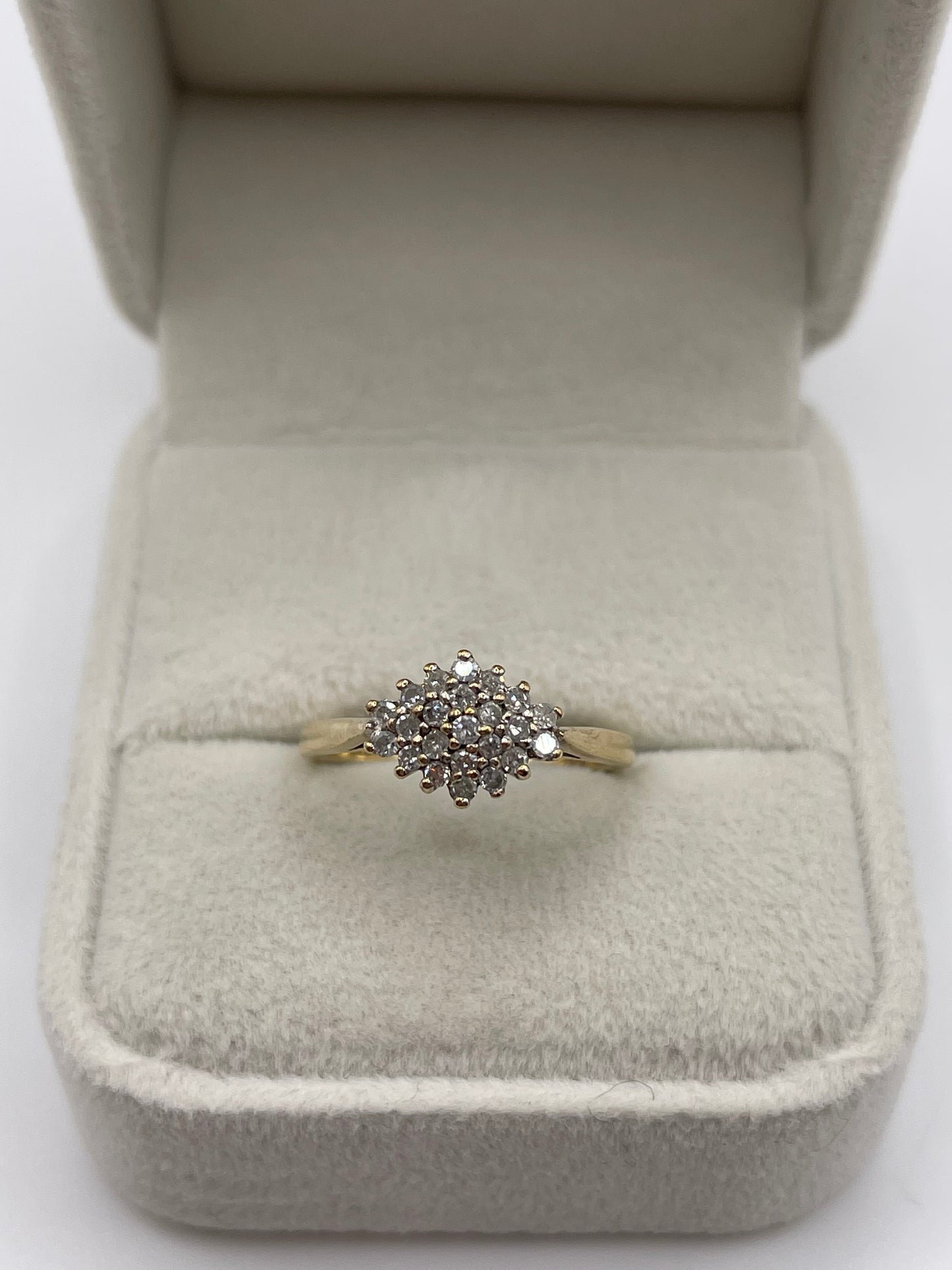9ct gold diamond cluster ring