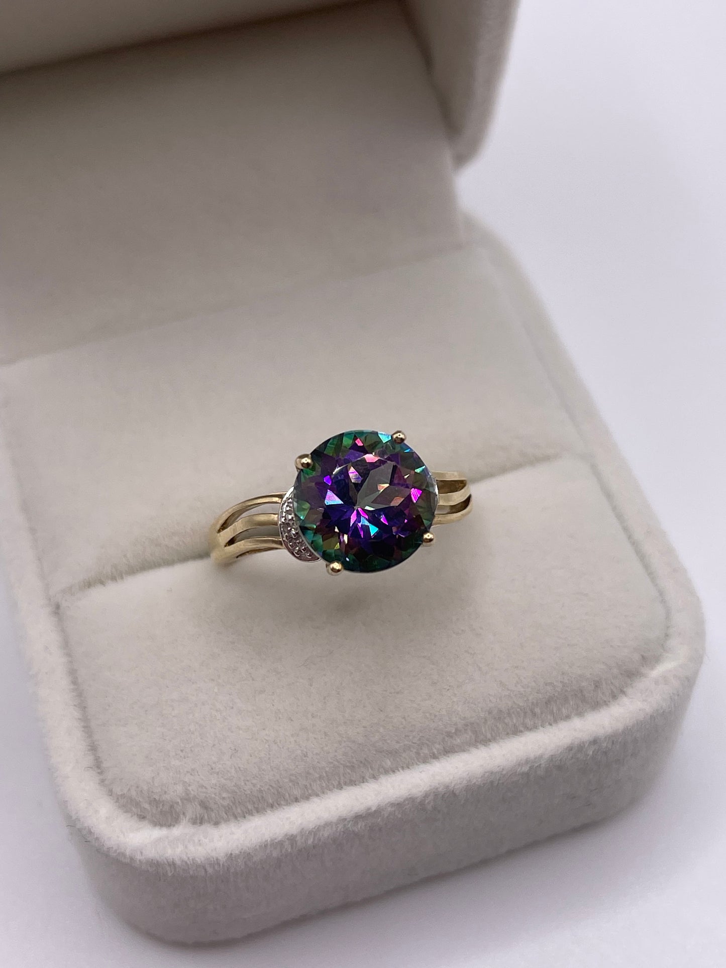 9ct gold mystic topaz and diamond ring