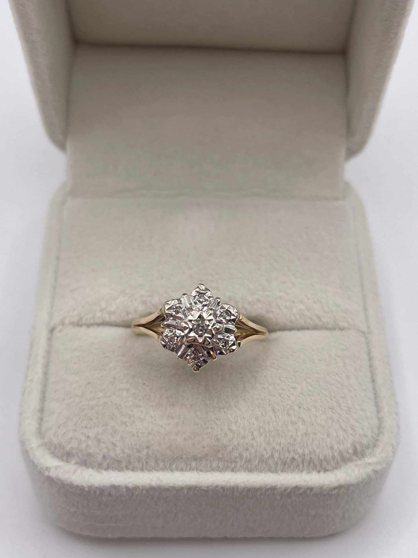 9ct gold diamond cluster ring