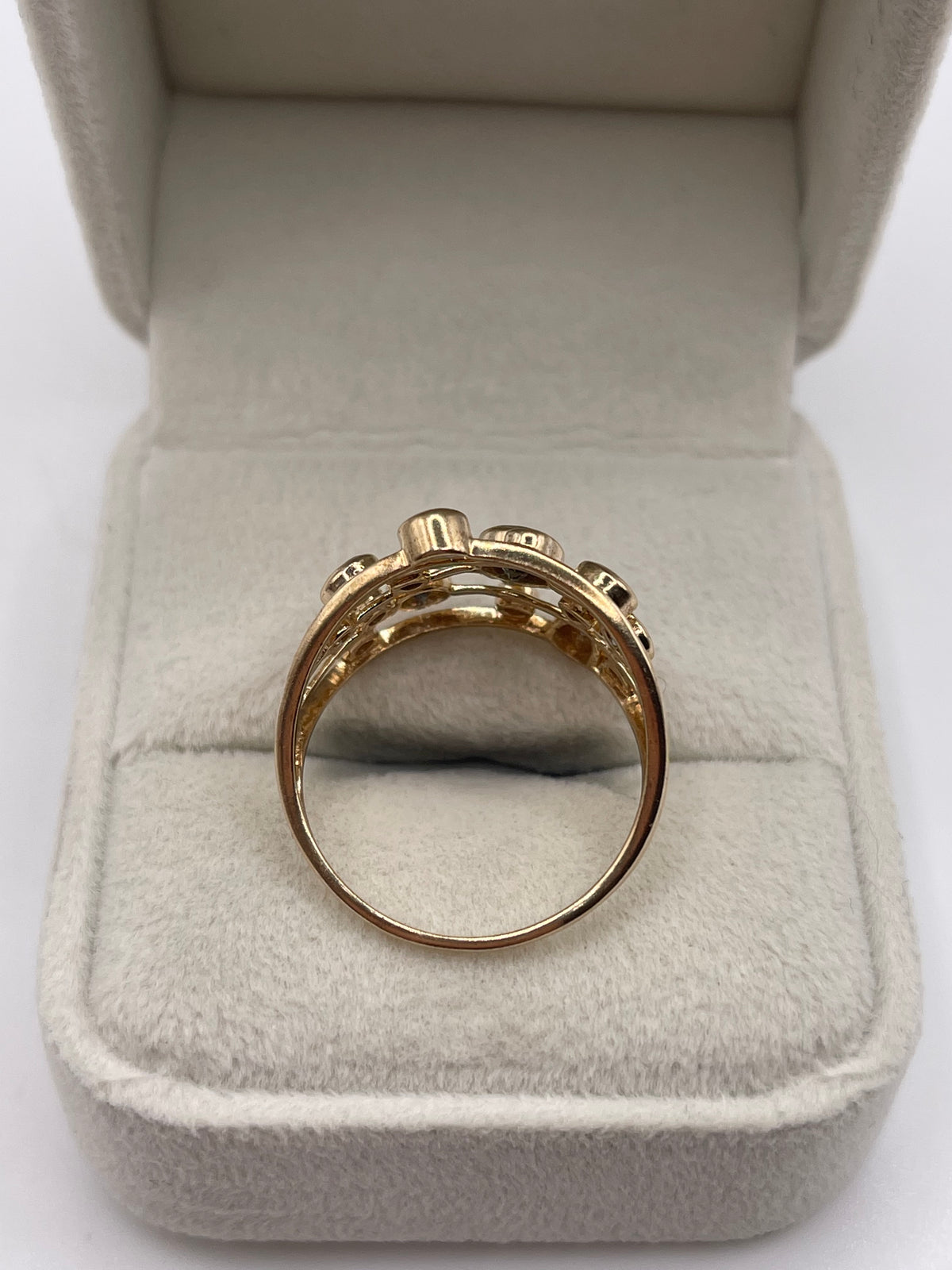 9ct gold quartz and zircon ring