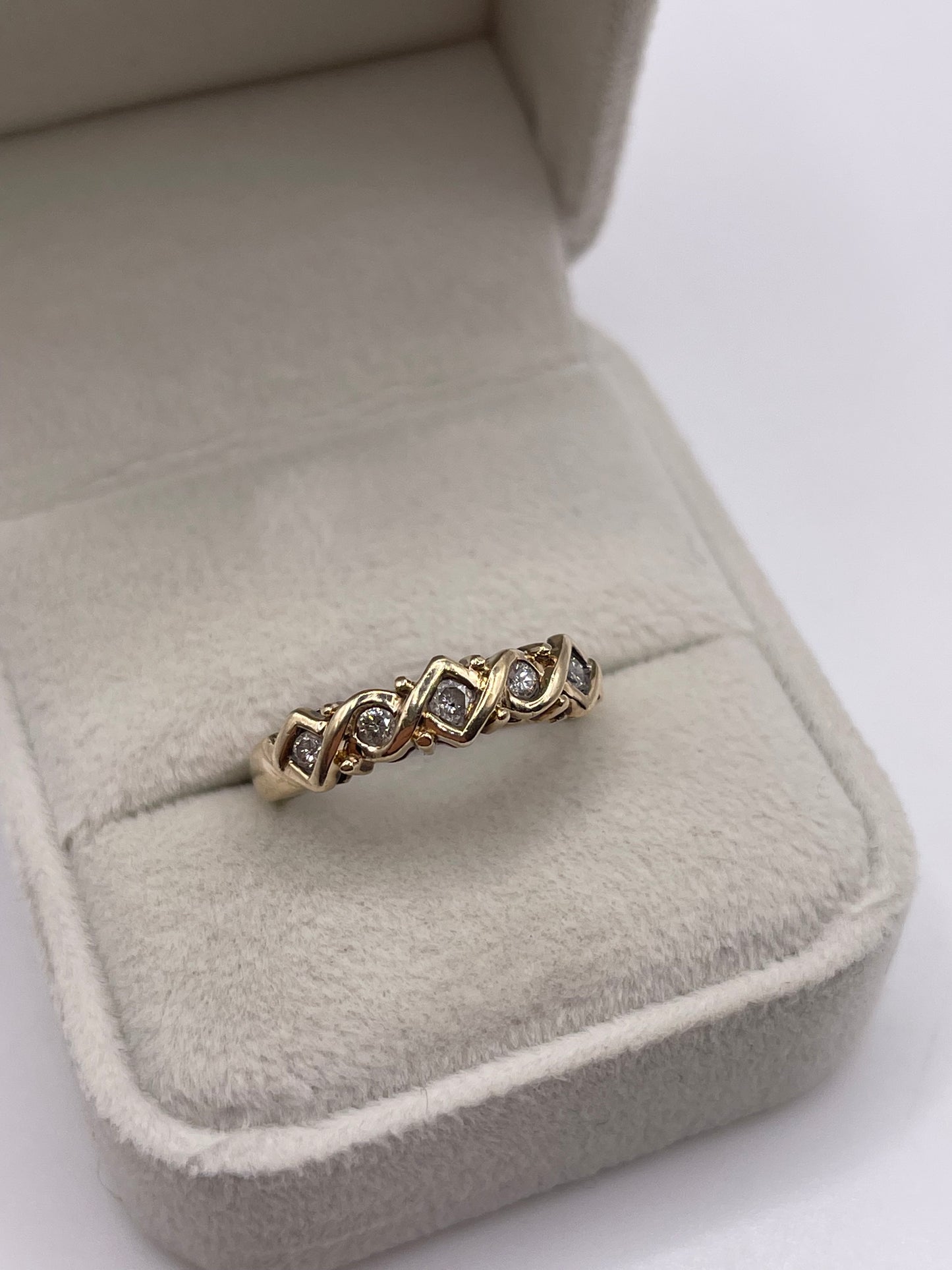 9ct gold 25 point diamond ring