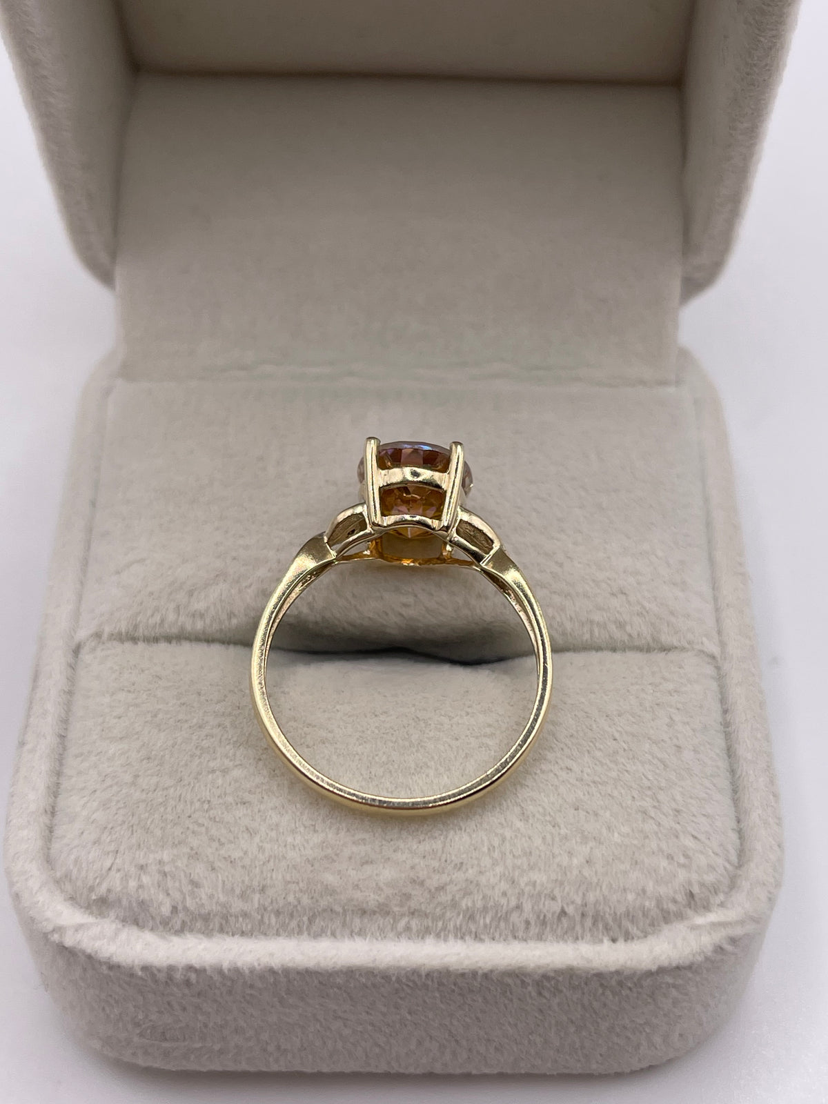 9ct gold topaz and diamond ring