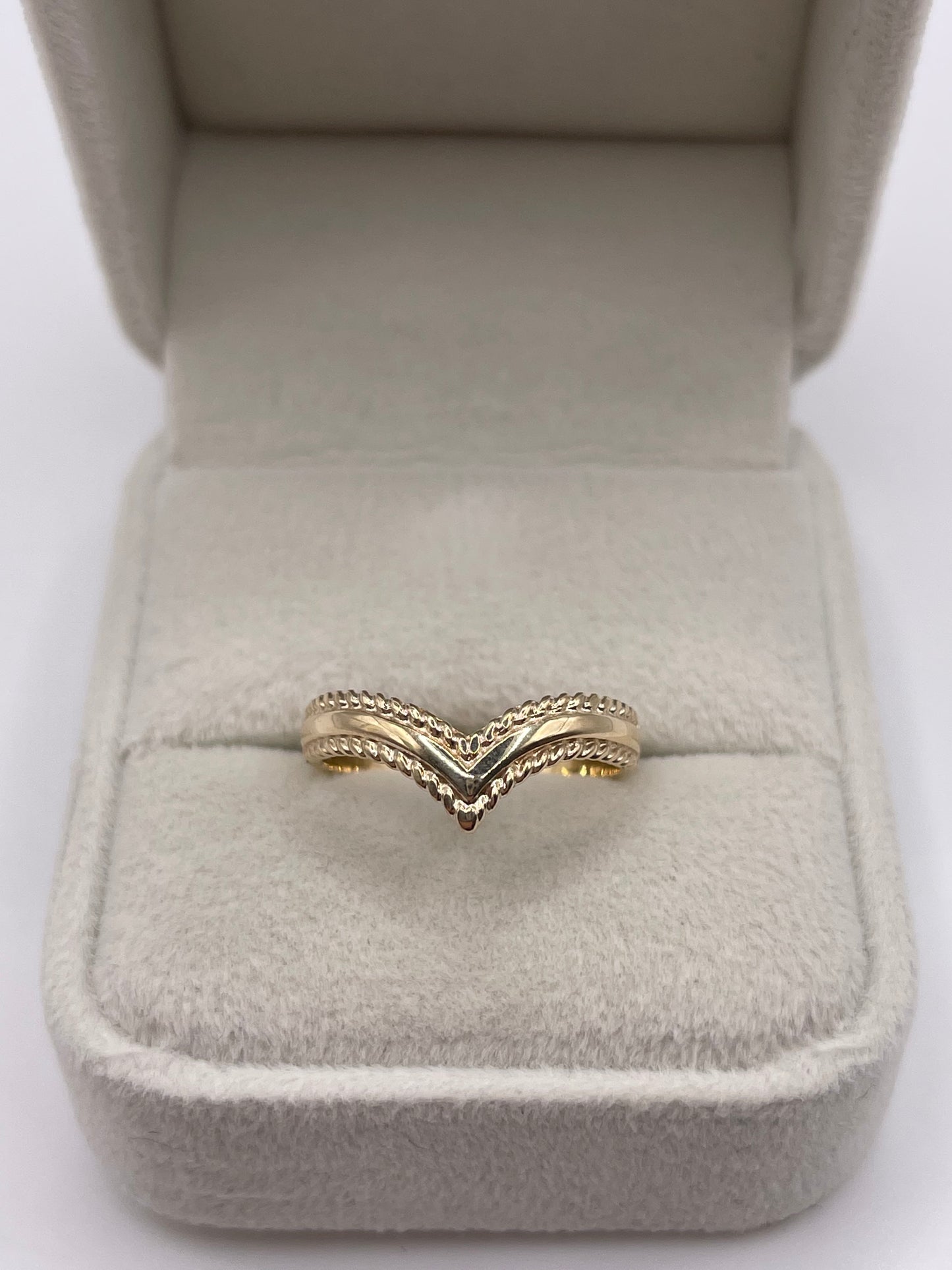 9ct gold wishbone ring