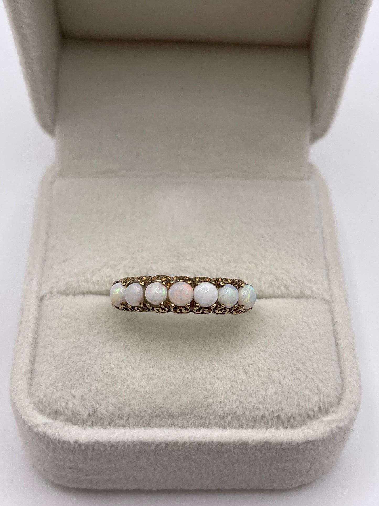 9ct gold opal ring