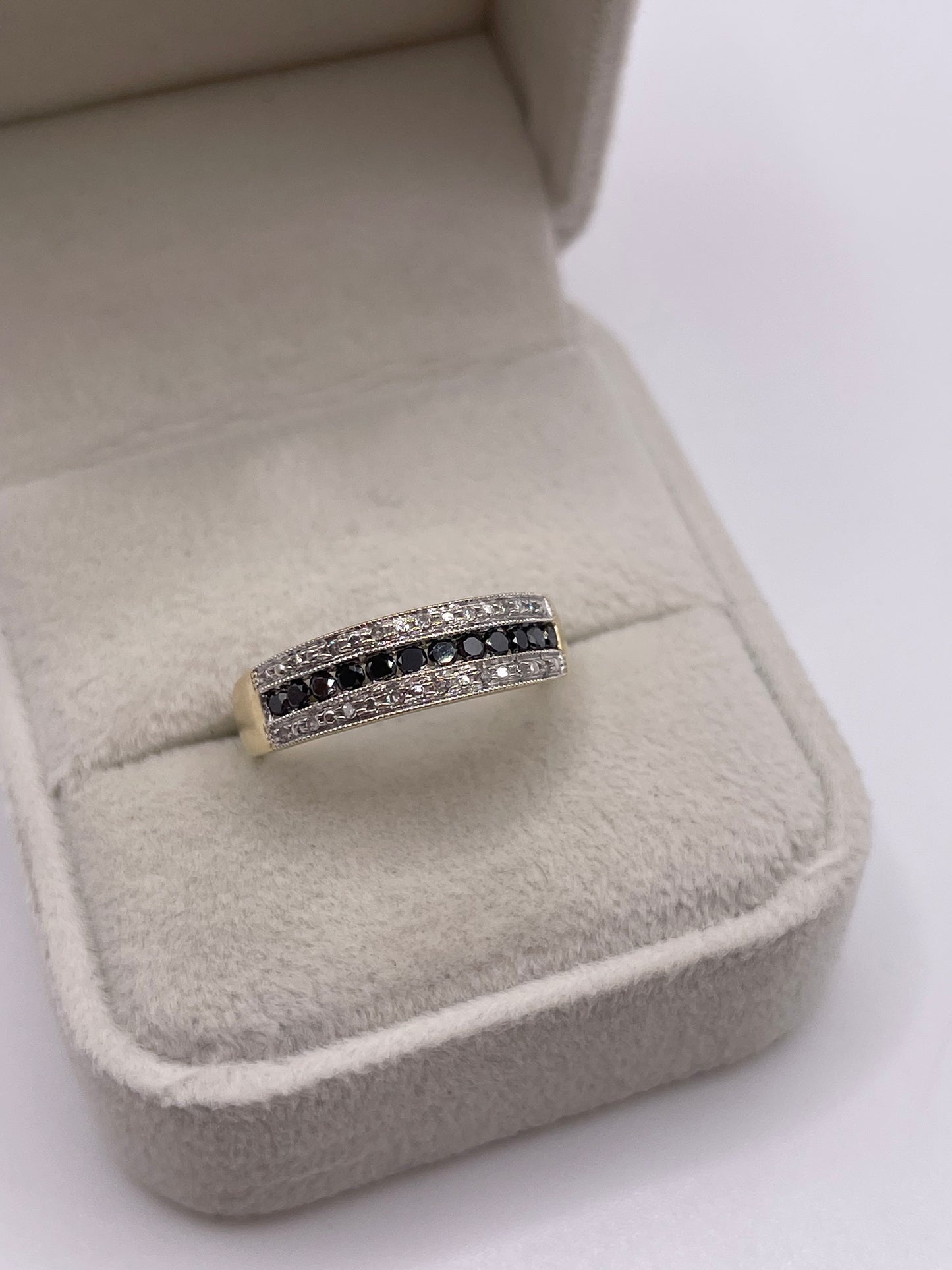 9ct gold diamond cluster ring
