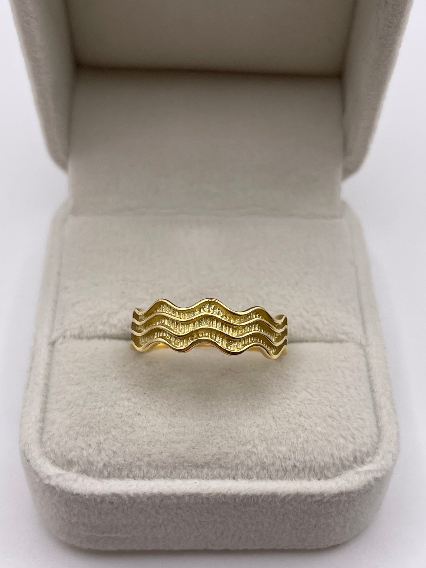 18ct gold ring