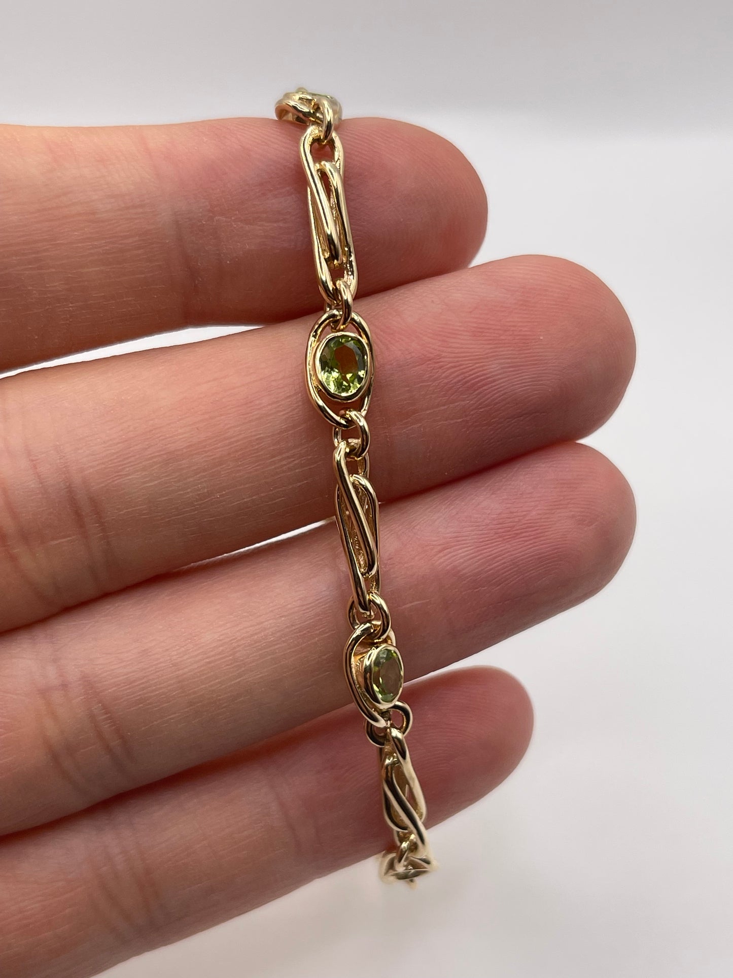 9ct gold peridot bracelet