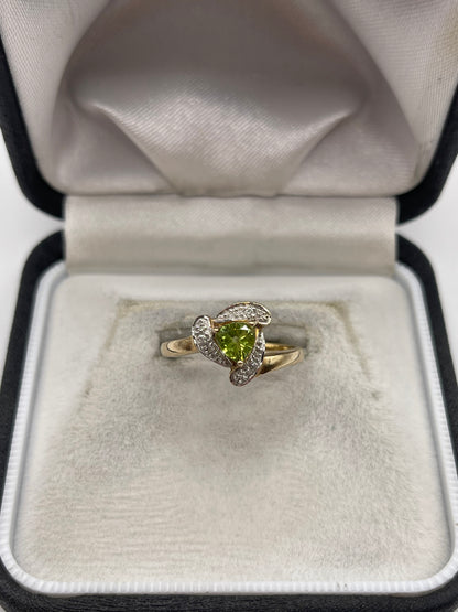 9ct gold peridot and diamond ring