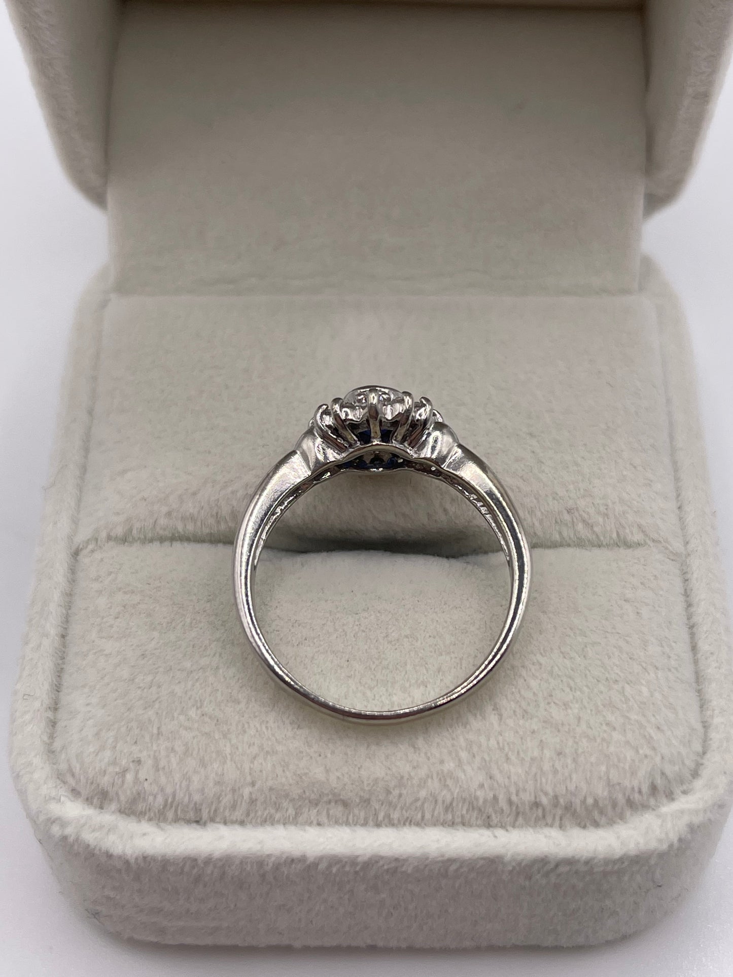 9ct white gold sapphire and diamond ring