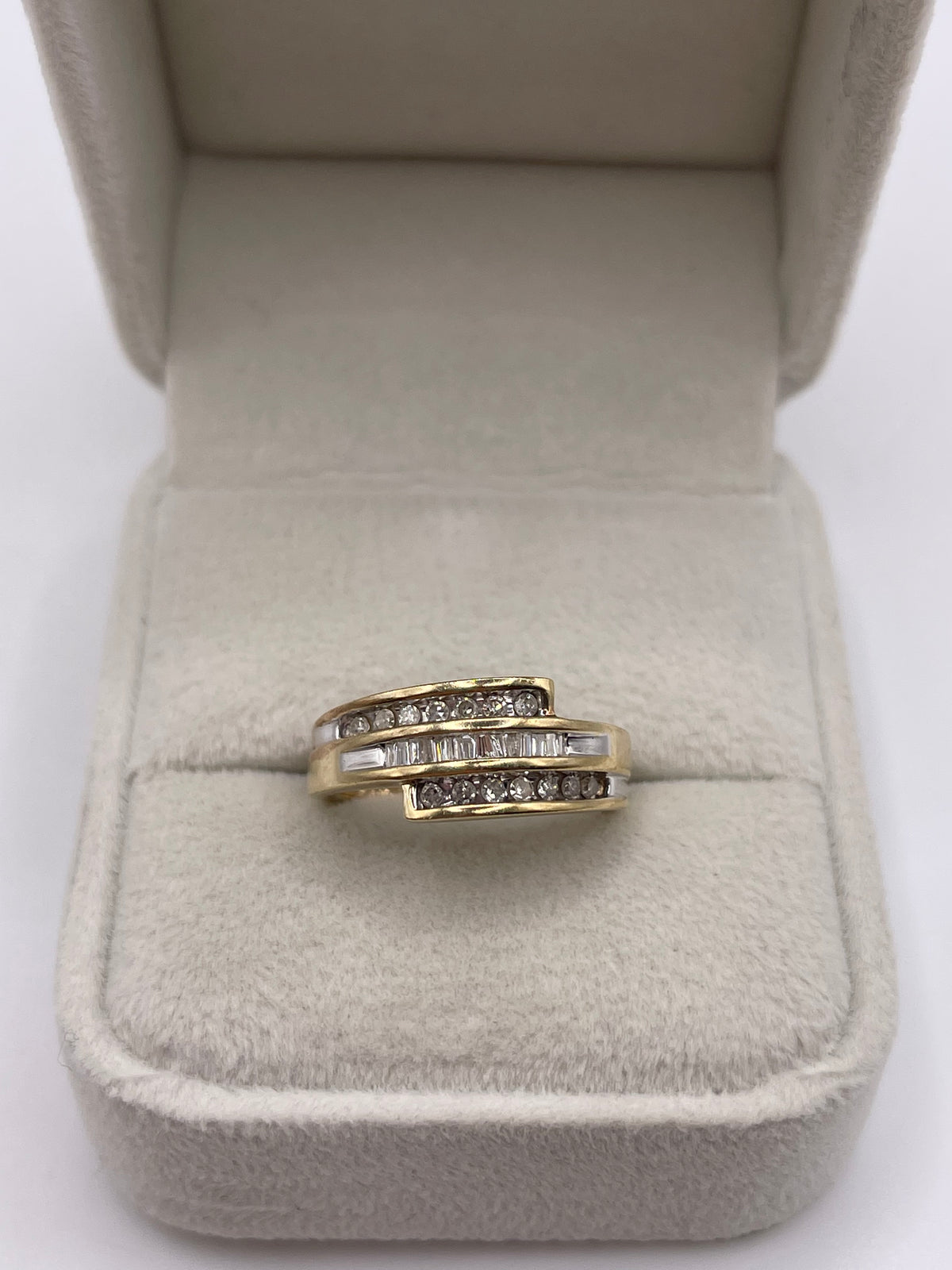 9ct gold diamond cluster ring