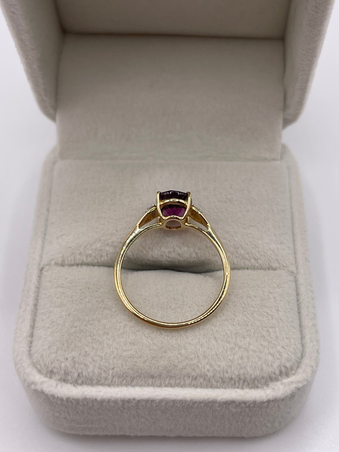 9ct gold garnet and diamond ring