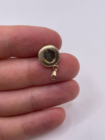 9ct gold blue John pendant