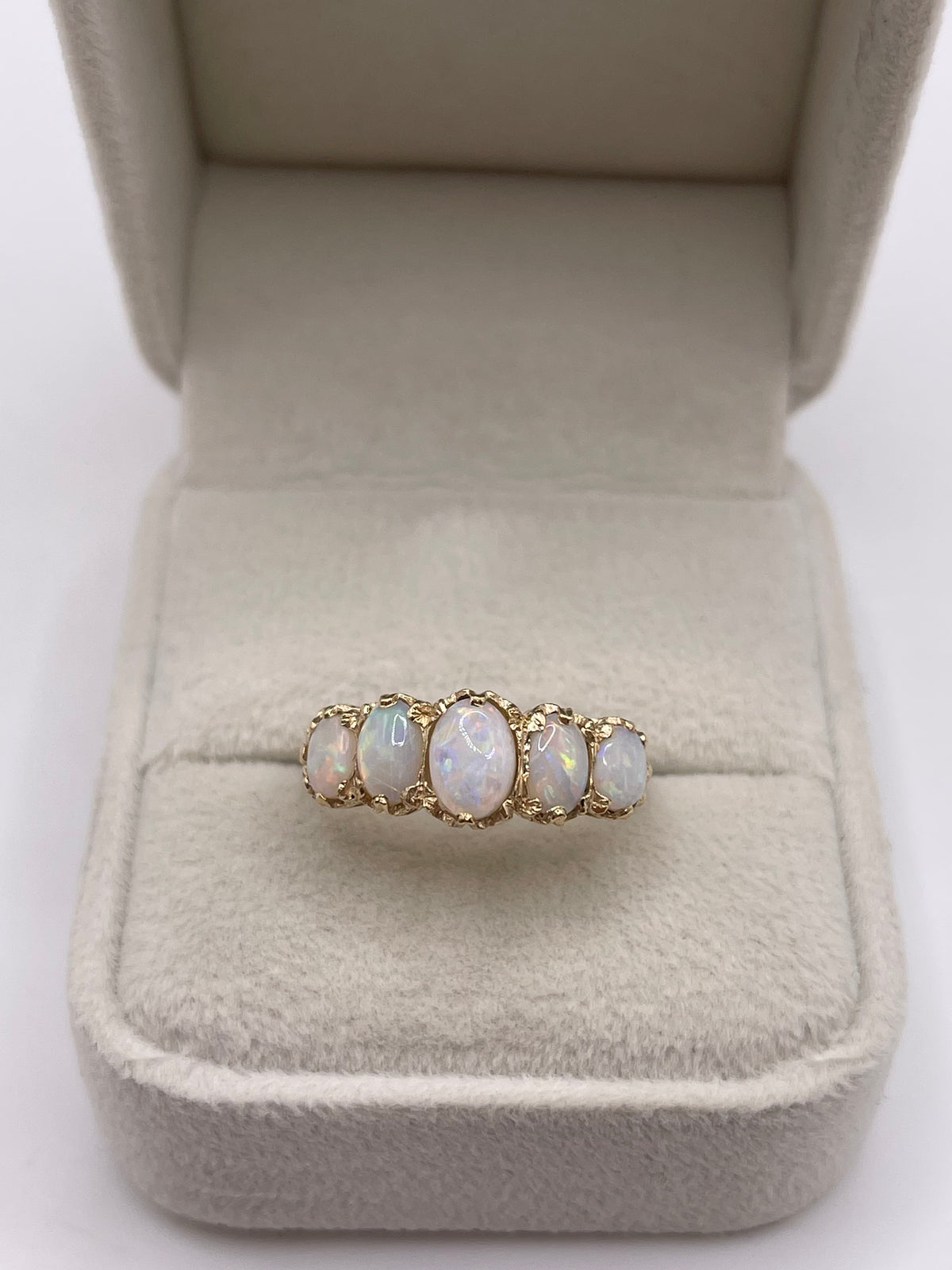 9ct gold opal ring