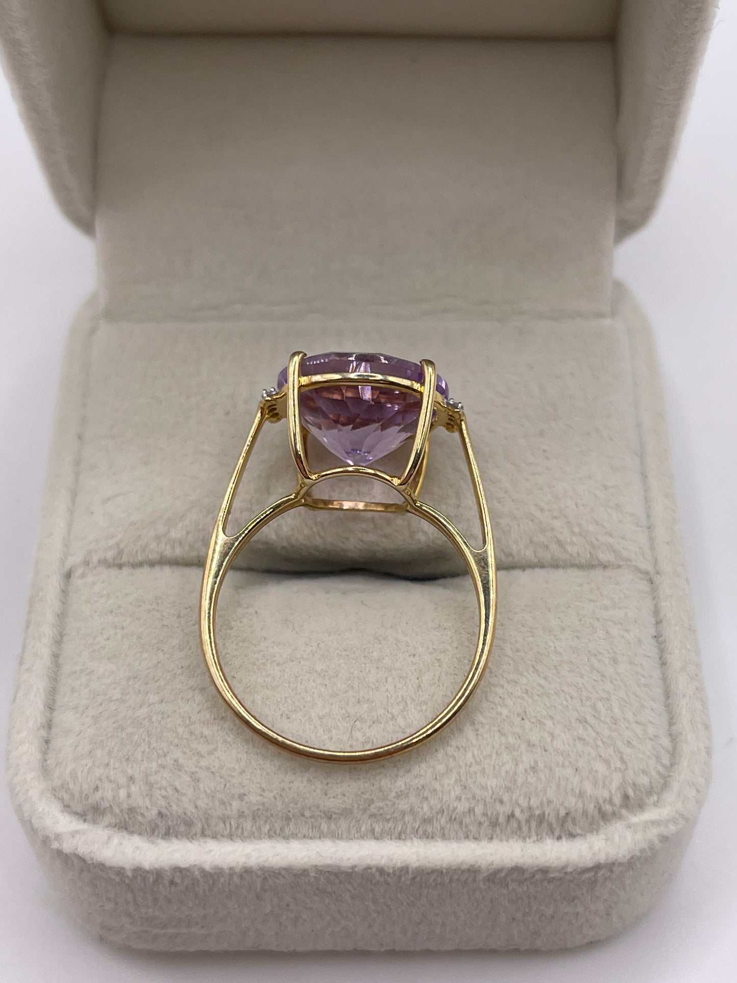 9ct gold amethyst and diamond ring