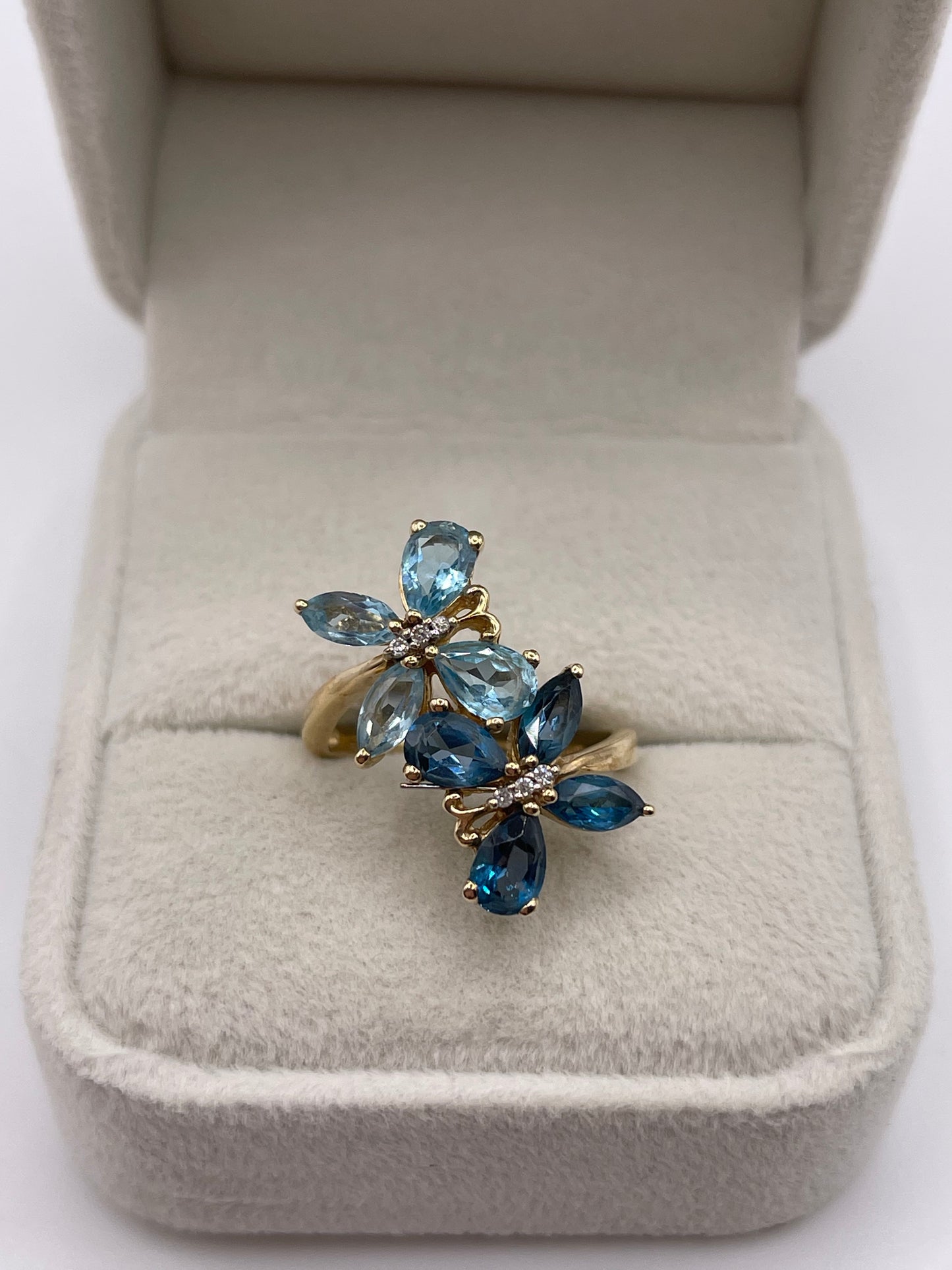 9ct gold topaz and diamond ring