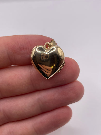 9ct gold diamond heart locket
