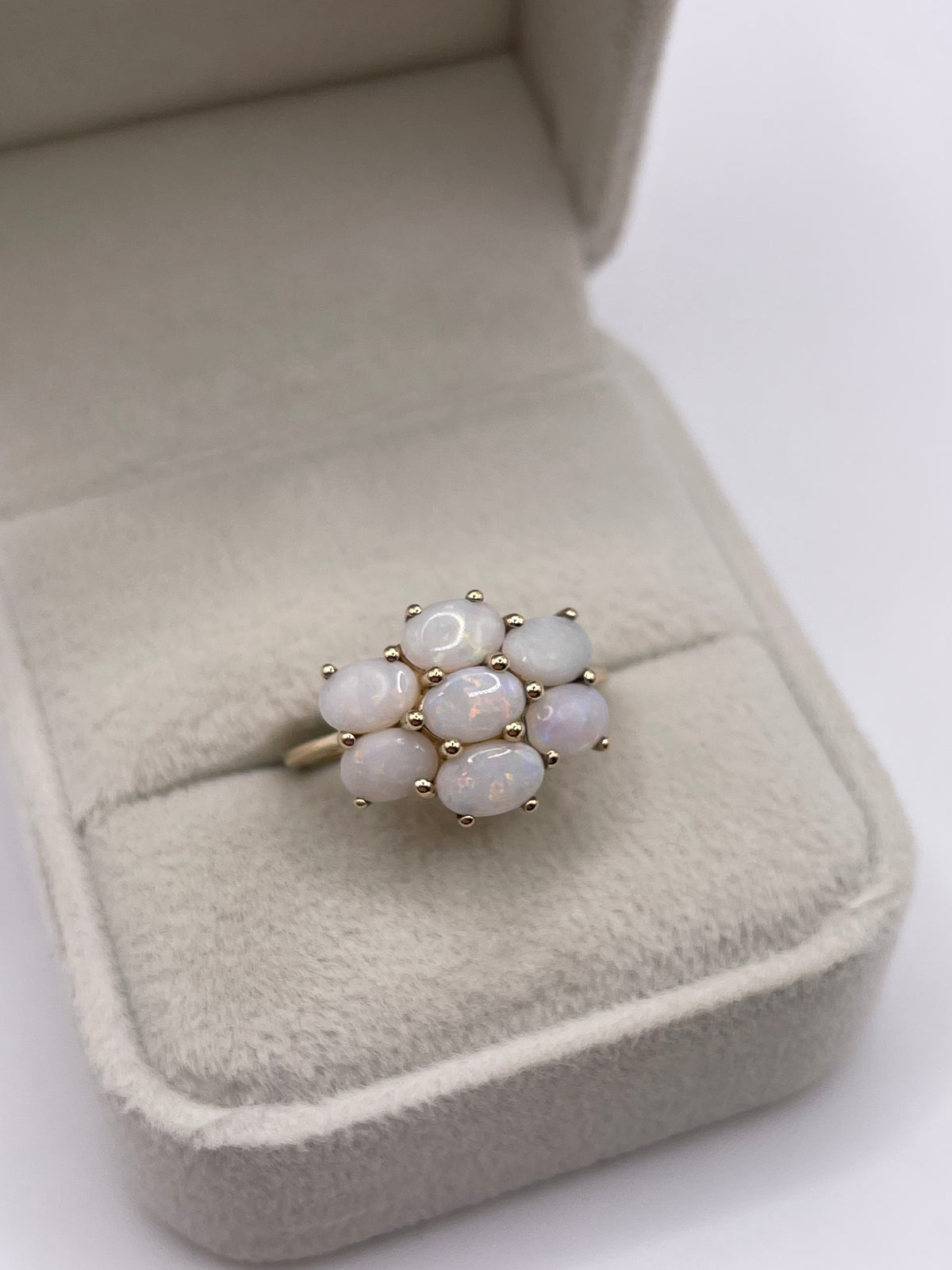 9ct gold opal cluster ring