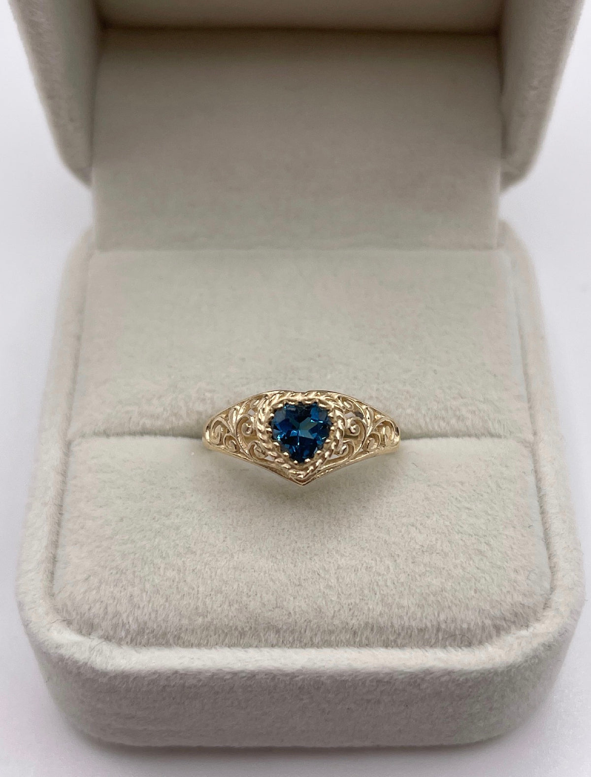 9ct gold topaz heart ring