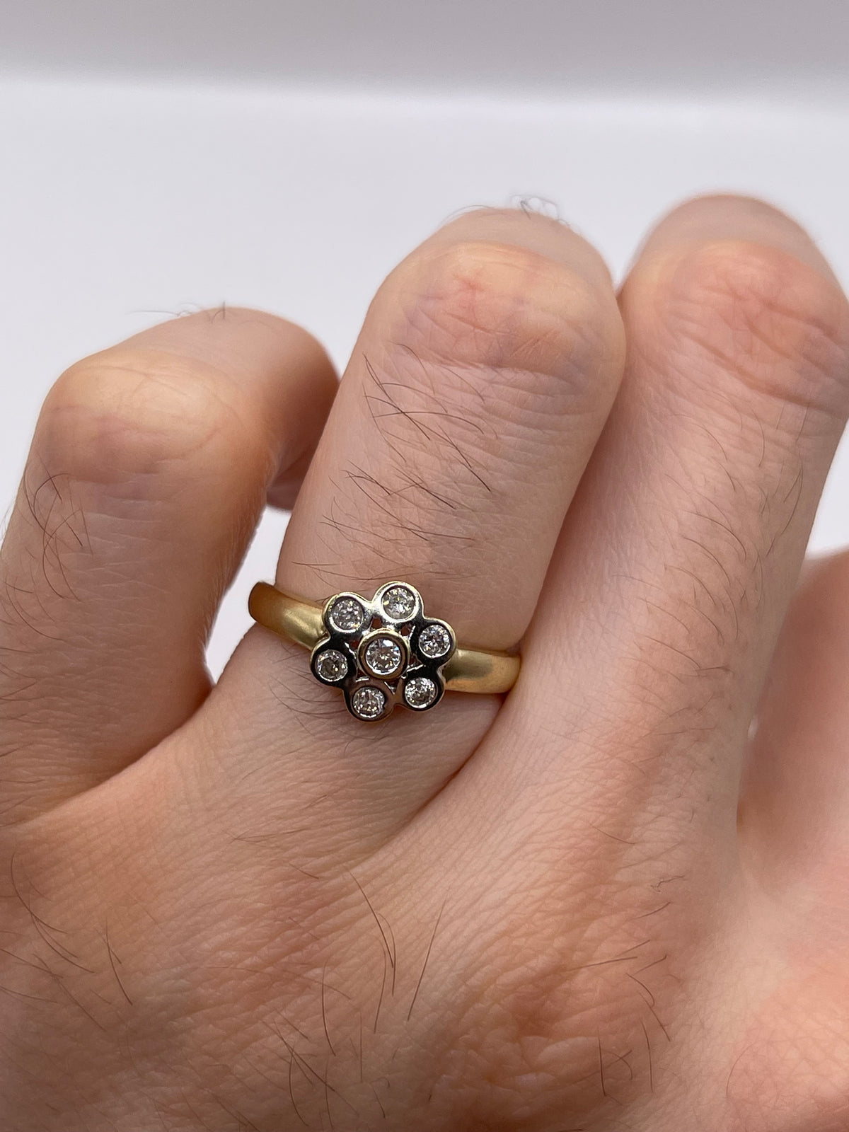 9ct gold diamond cluster ring