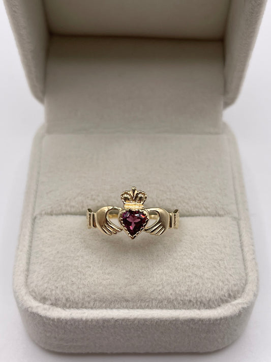 9ct gold almandine garnet claddagh ring