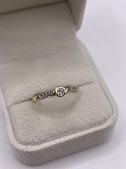 9ct gold diamond ring