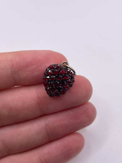 9ct gold garnet heart locket pendant