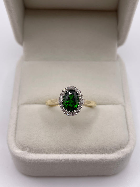 9ct gold diopside and diamond ring