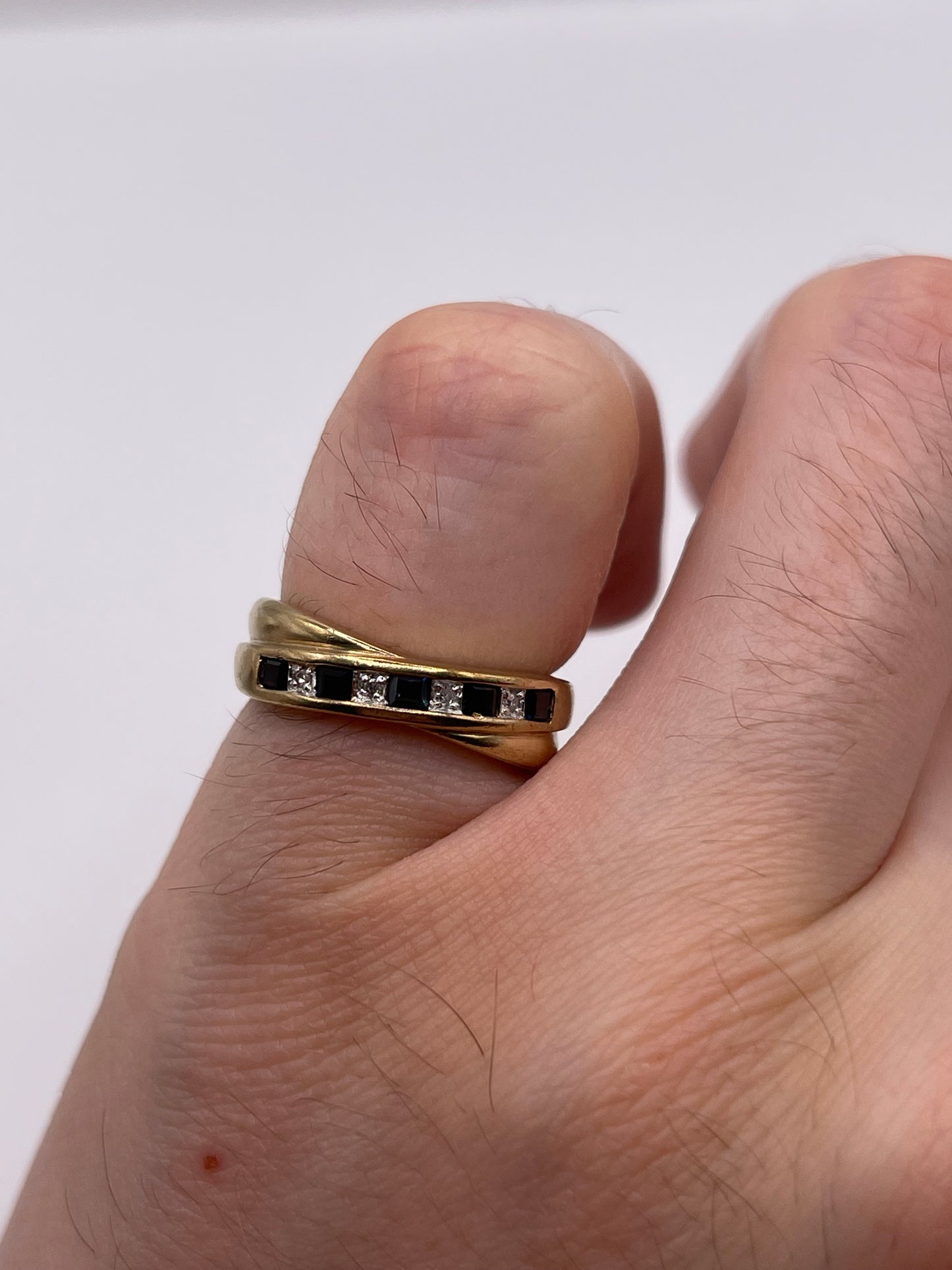 9ct gold sapphire and diamond ring
