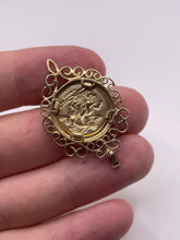 Load image into Gallery viewer, 9ct gold St George medallion pendant
