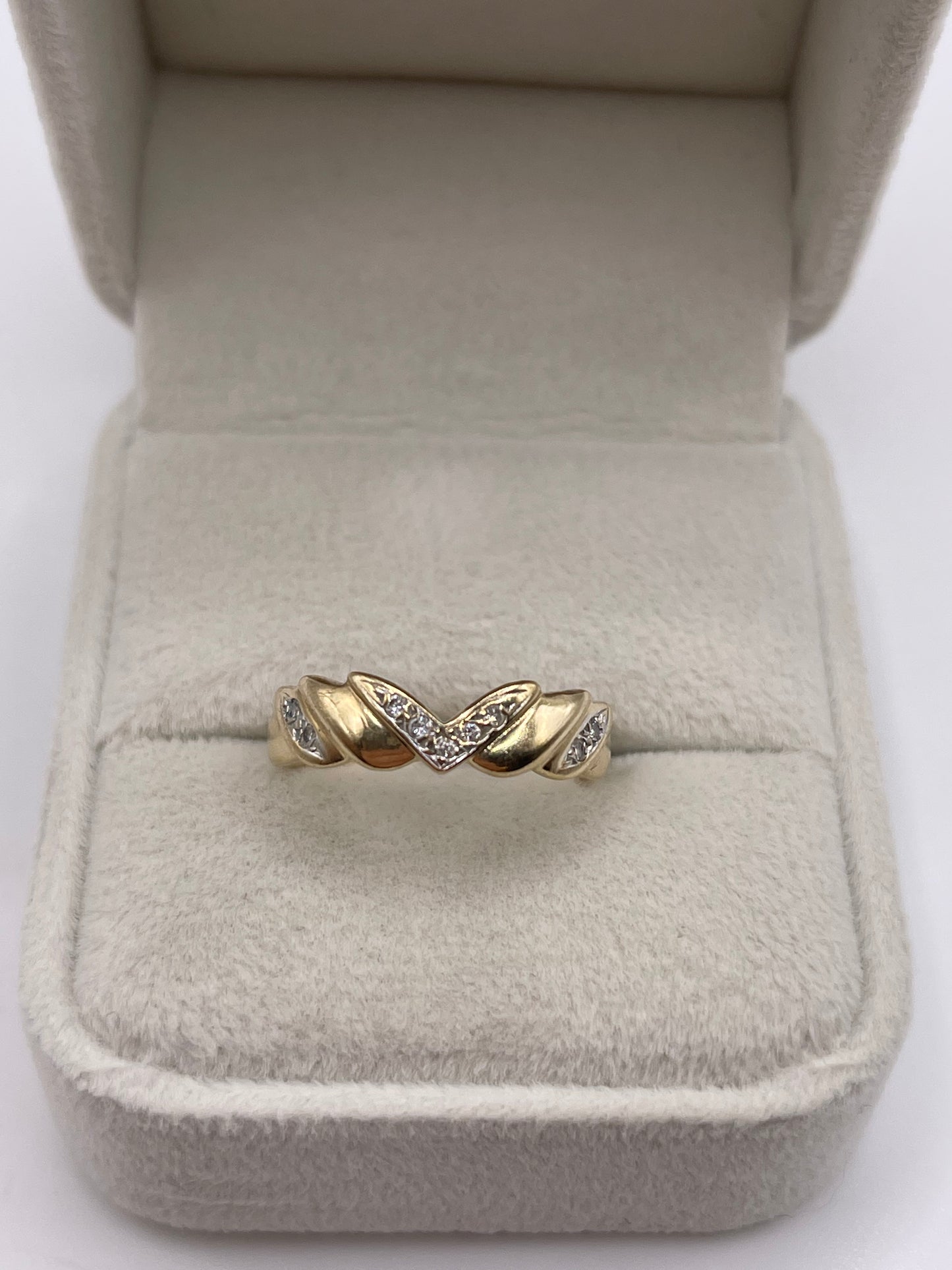9ct gold diamond wishbone ring