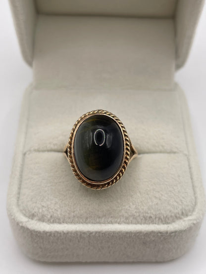 9ct gold tigers eye ring