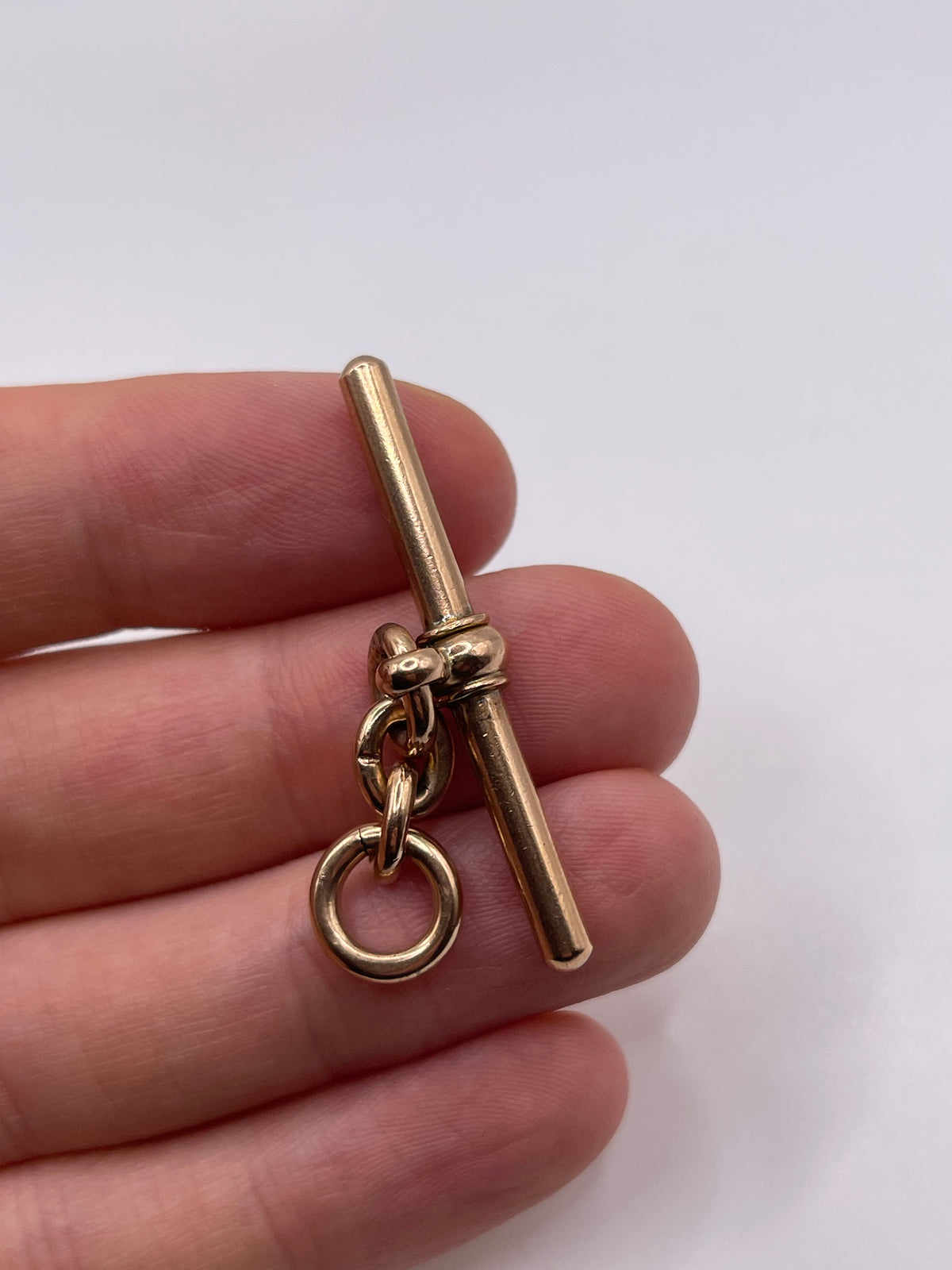 Heavy 9ct rose gold t bar pendant
