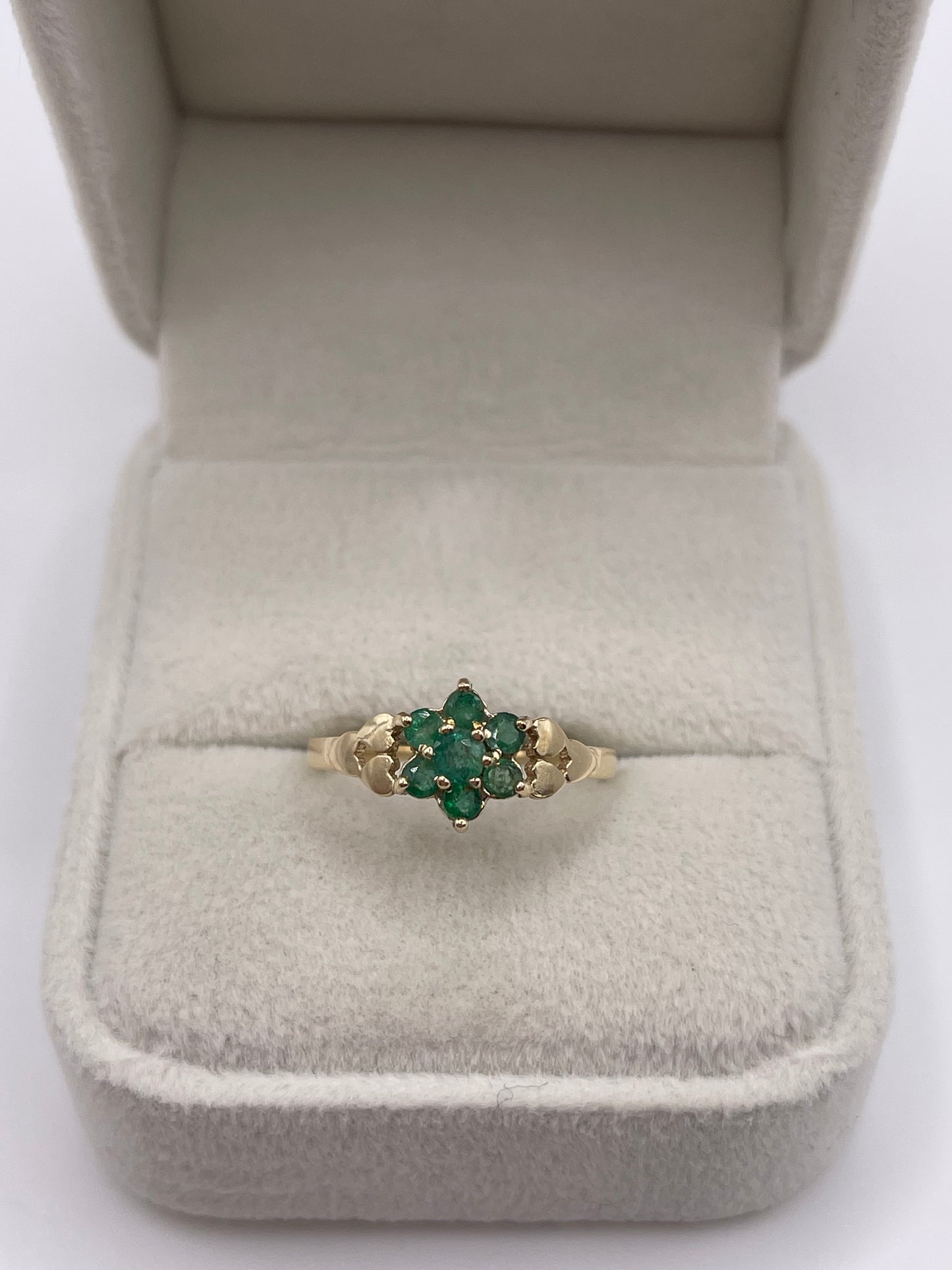 9ct gold emerald cluster ring