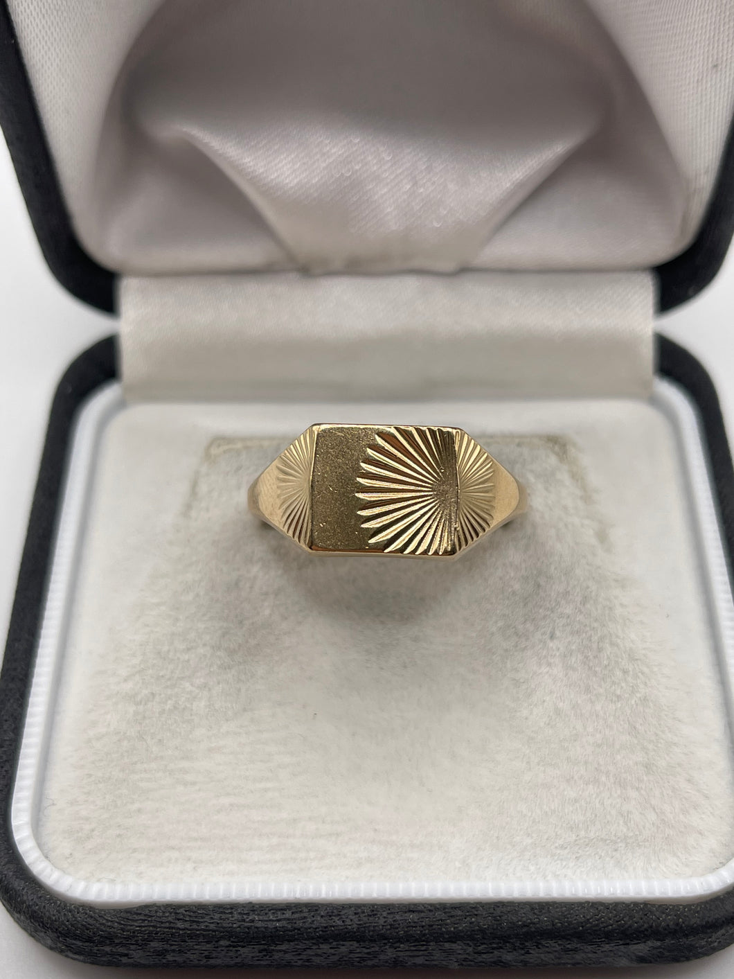 9ct gold signet ring