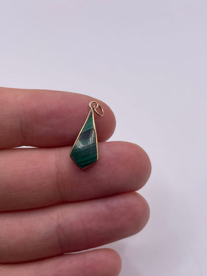 9ct gold malachite pendant