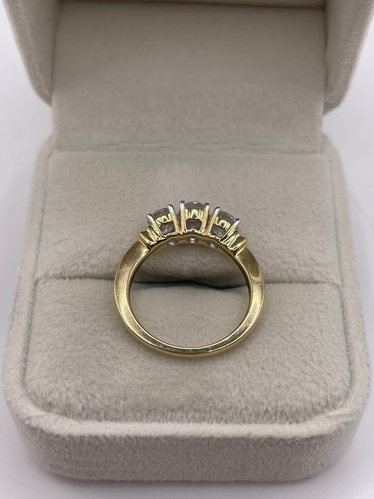 9ct gold diamond ring