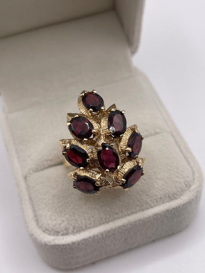 9ct gold garnet cluster ring